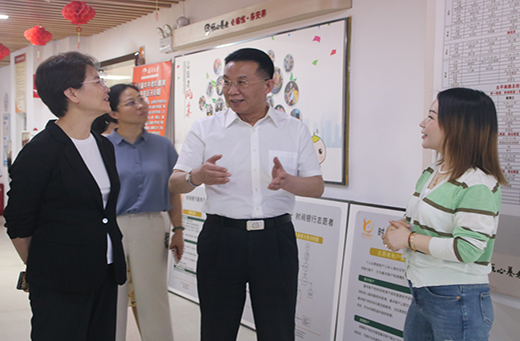 2023年7月17日南京市委第三巡回指导组考察调研悦心养老服务工作